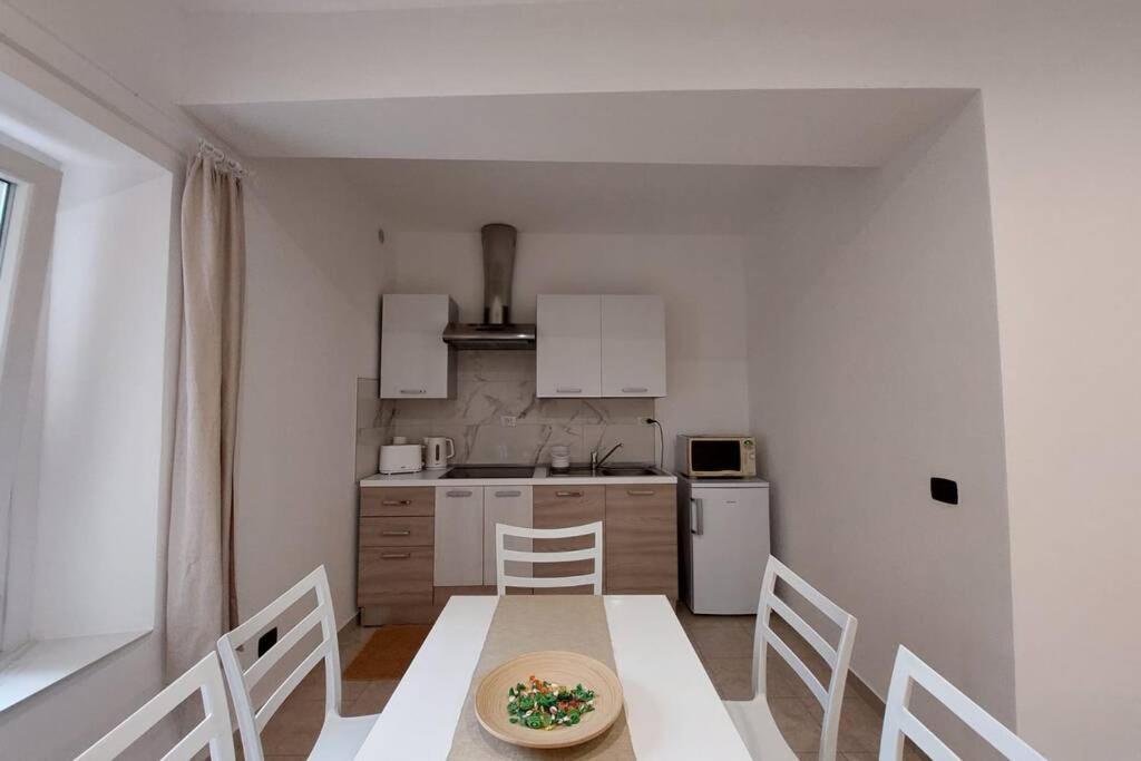 Casa Adelina - Appartamento Pallanza Centro Verbania Exterior foto